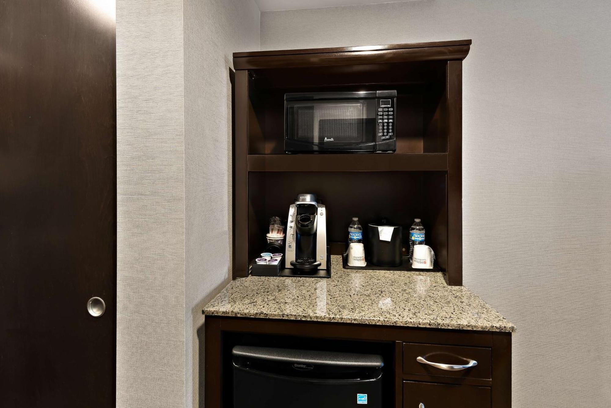 Hilton Garden Inn Финдли Экстерьер фото
